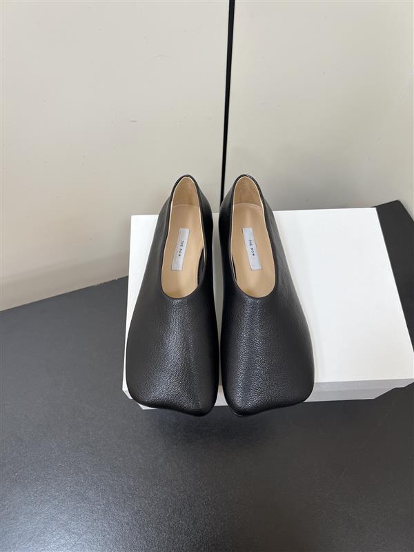 2025112812814943 310